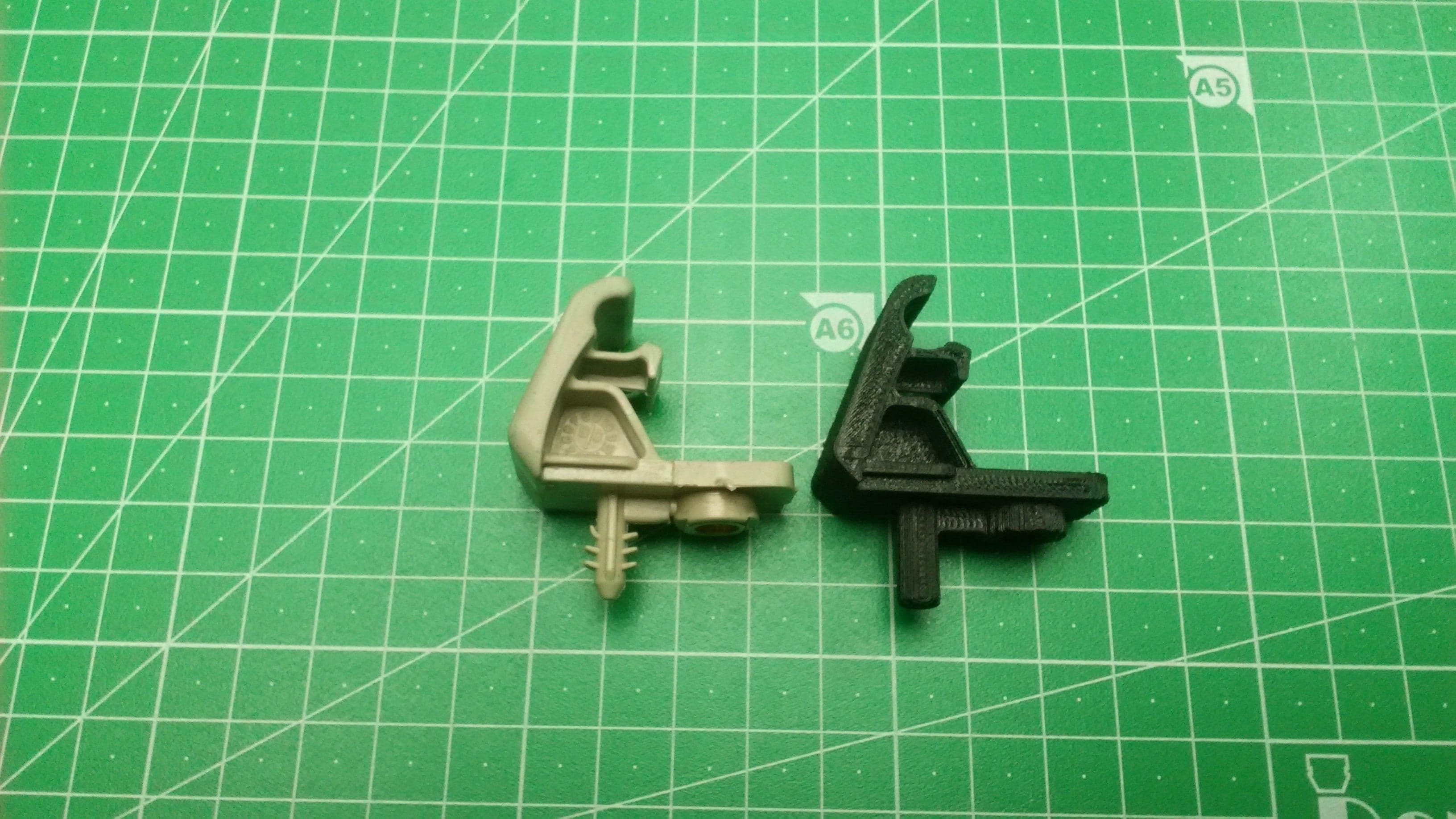Clip de Pare-Soleil Alfa Romeo 147 – Pièce de Remplacement Renforcée - Miniature 3