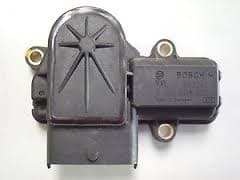 Couvercle capteur ralenti Bosch 0132008650 pour Alfa Romeo 156 / 166 - Miniature 5